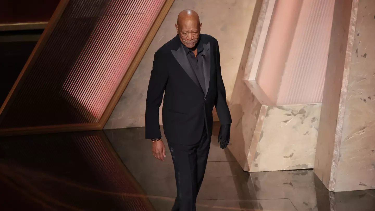 Why Morgan Freeman only wore a single glove during Oscars speech