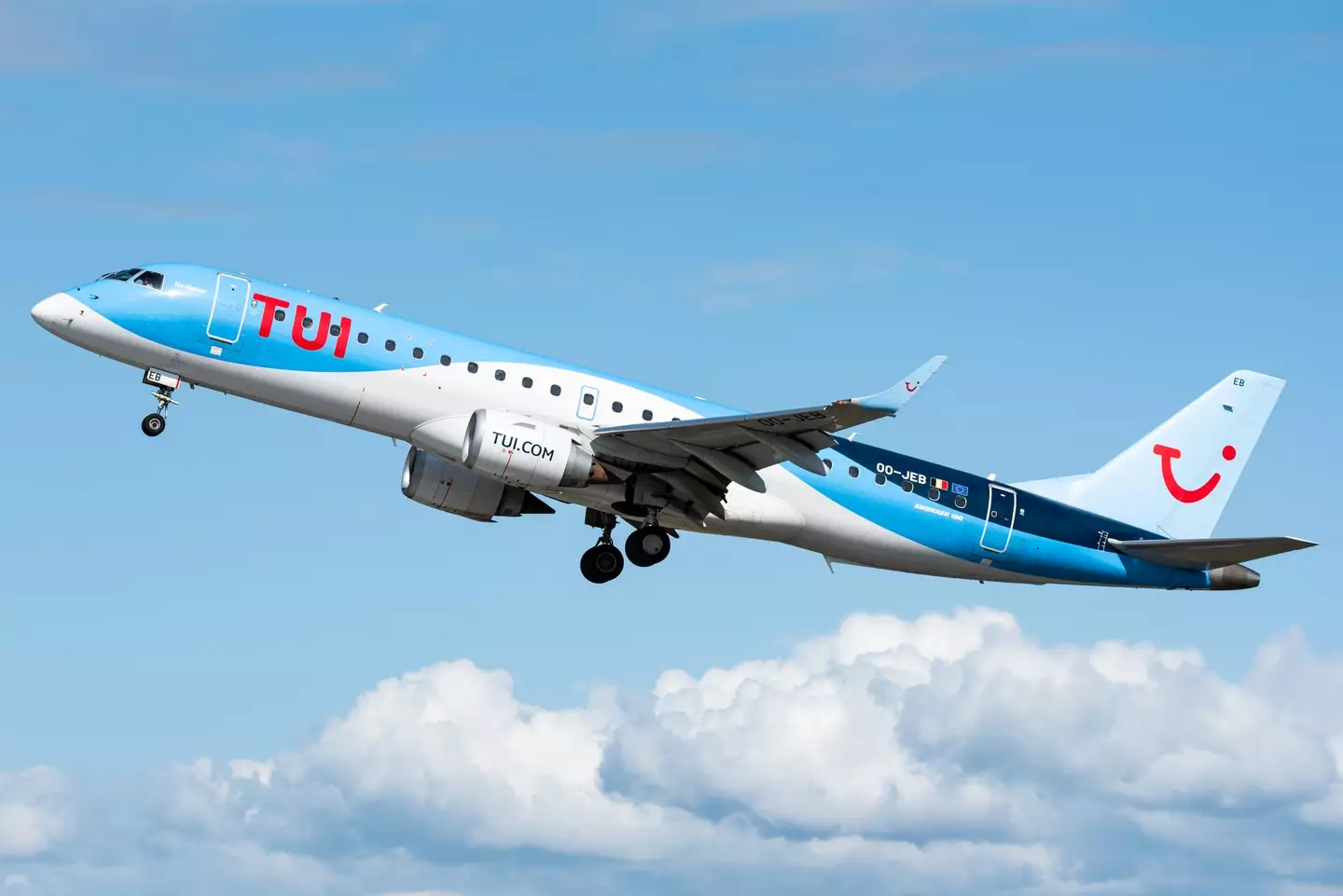 TUI has apologised after passengers were left without their luggage.