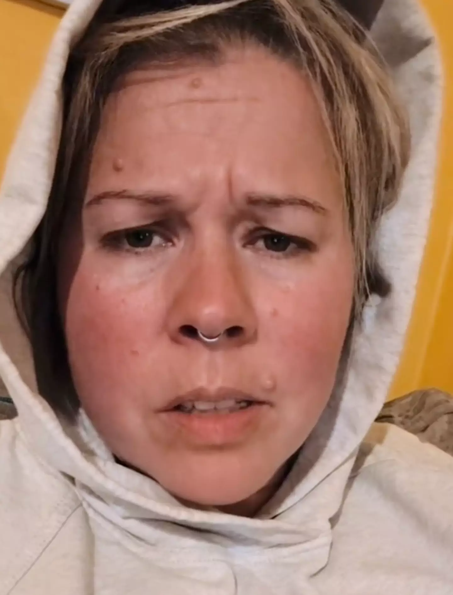 The matching blankets understandably left Kelly feeling creeped out (TikTok/kelly_dirck)