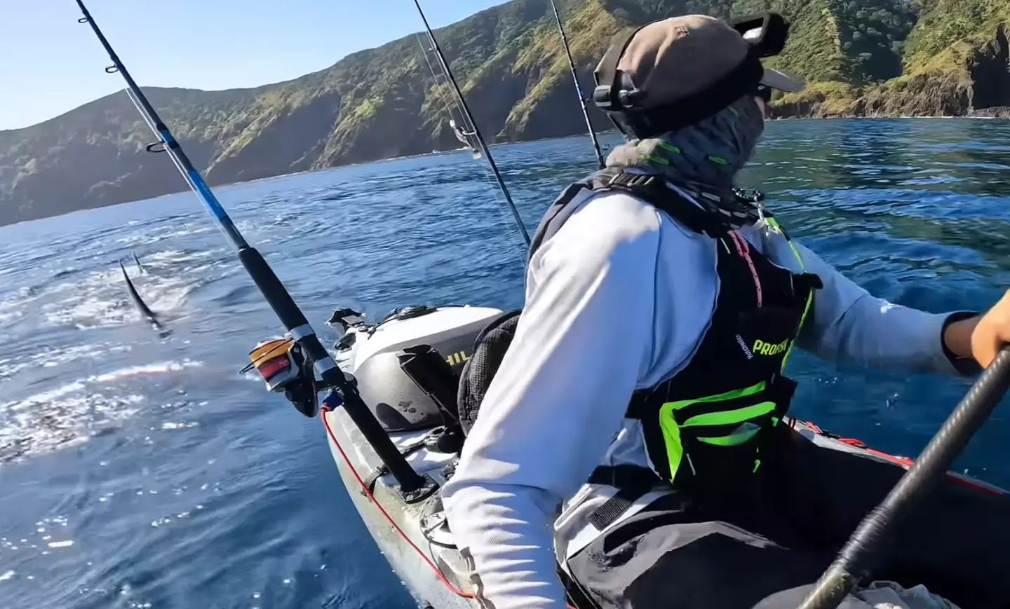 Now that's scary (YouTube/@NomadicKayakFishing)