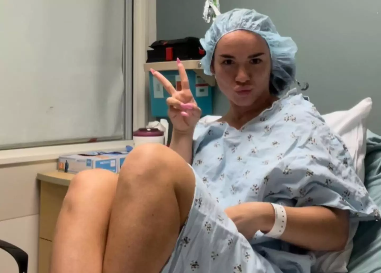 Doctors said it was down to contaminated vials (Instagram/@beatriz.amma)