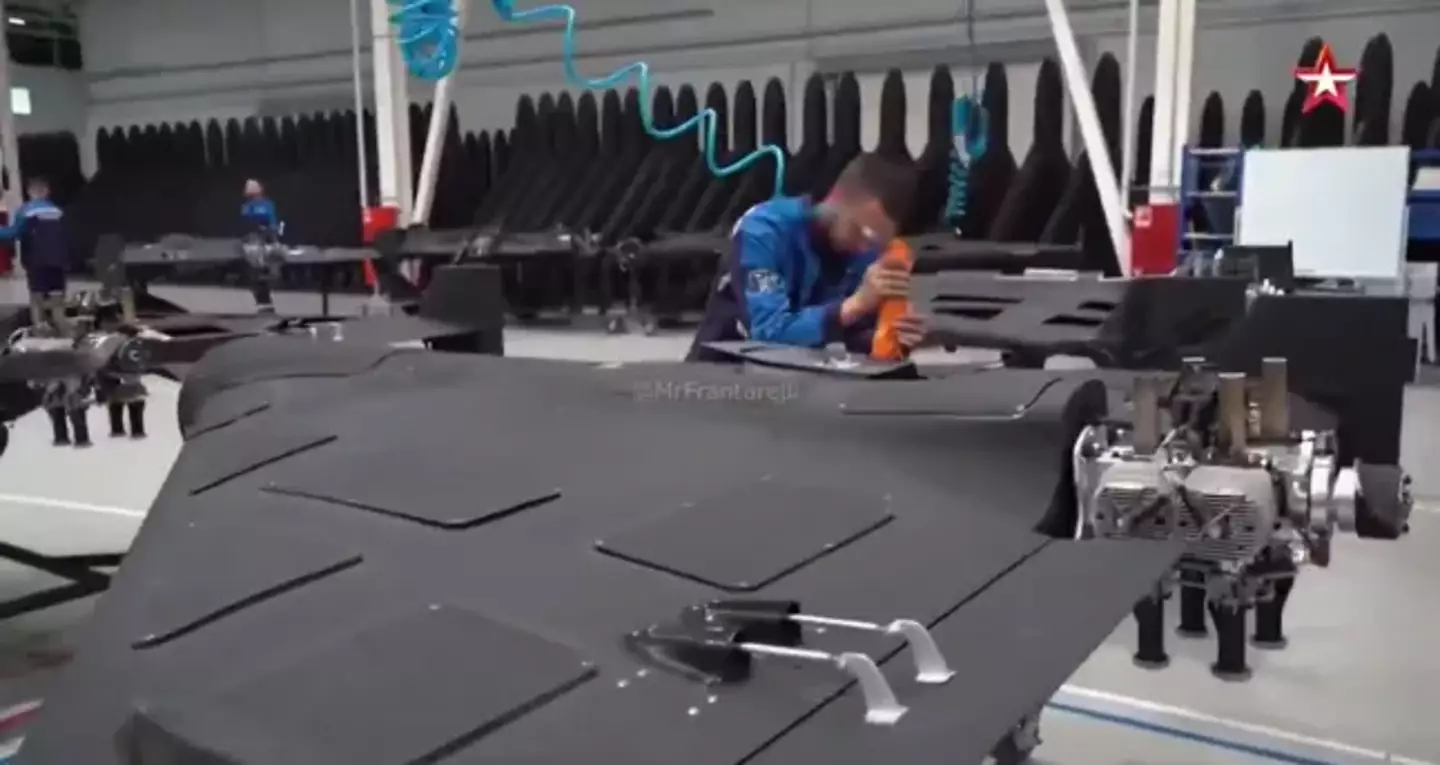 Many teenage workers were in the factory (Zvezda)