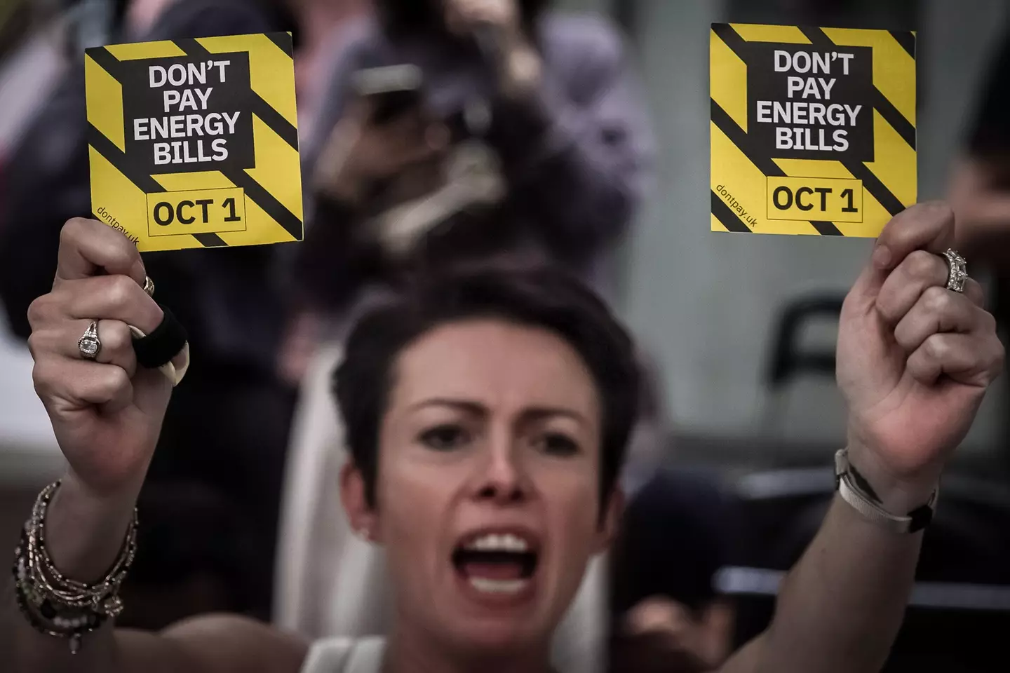 The plan was to not pay the energy bills on 1 October.