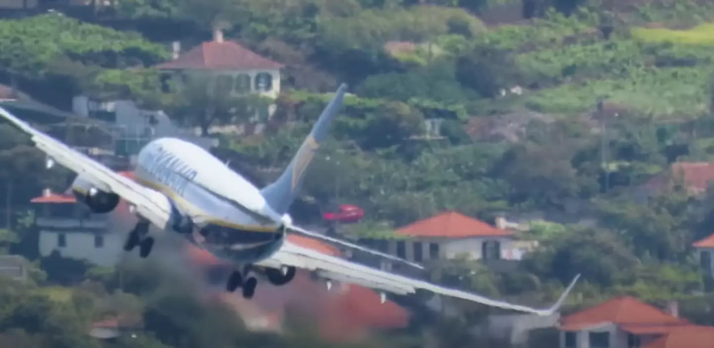 The clip was filmed at Funchal Airport.