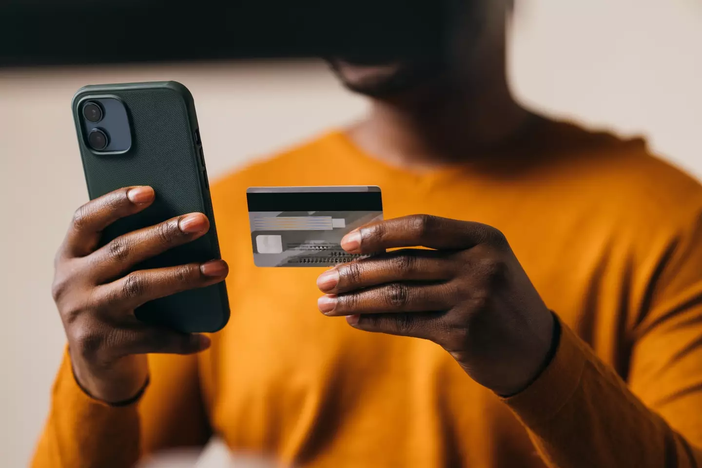 Impulsive spending can feel good in the moment. (Getty Stock Images)