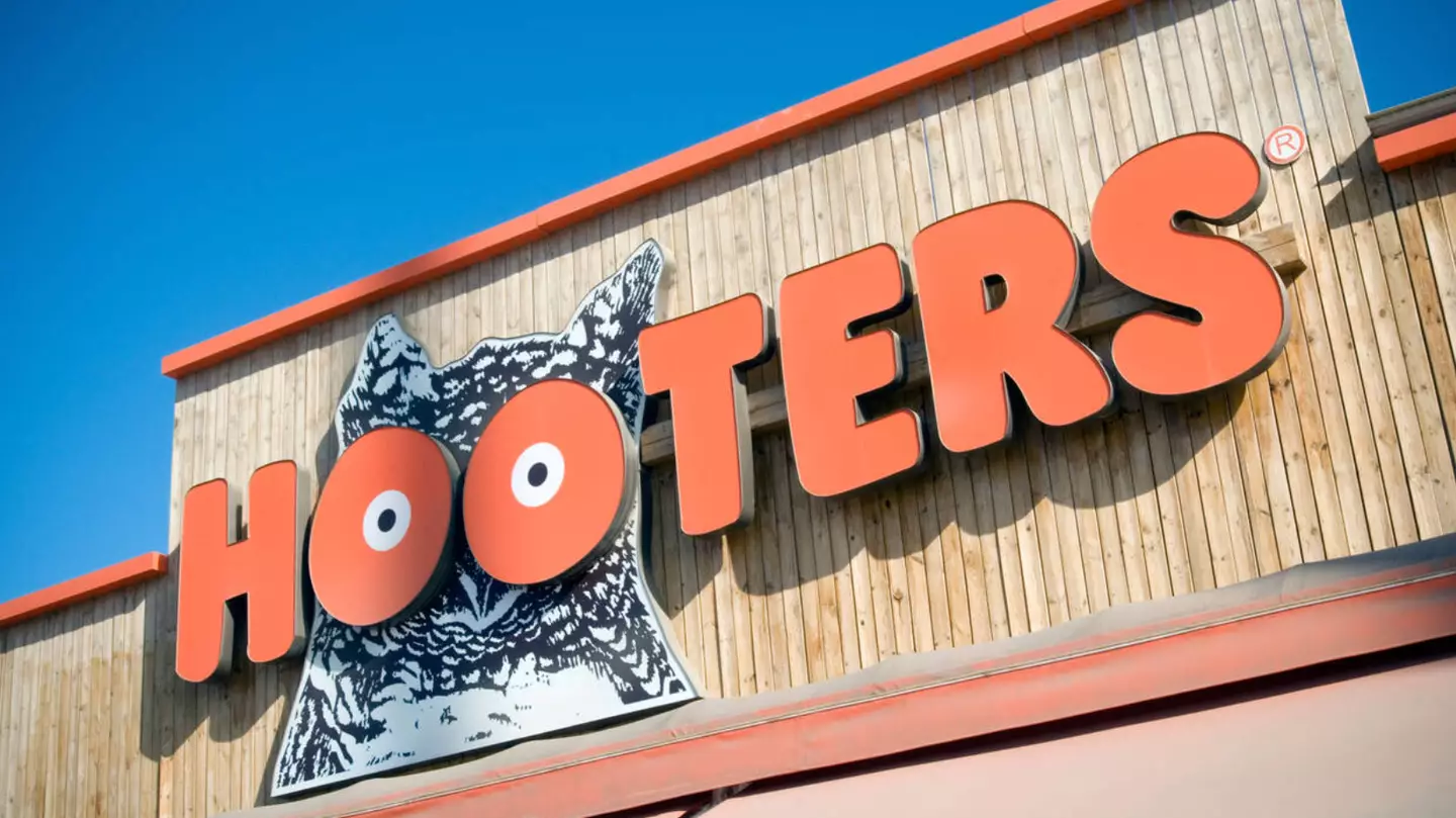 Hooters Server Reveals Seven Things She’s Sick Of Hearing