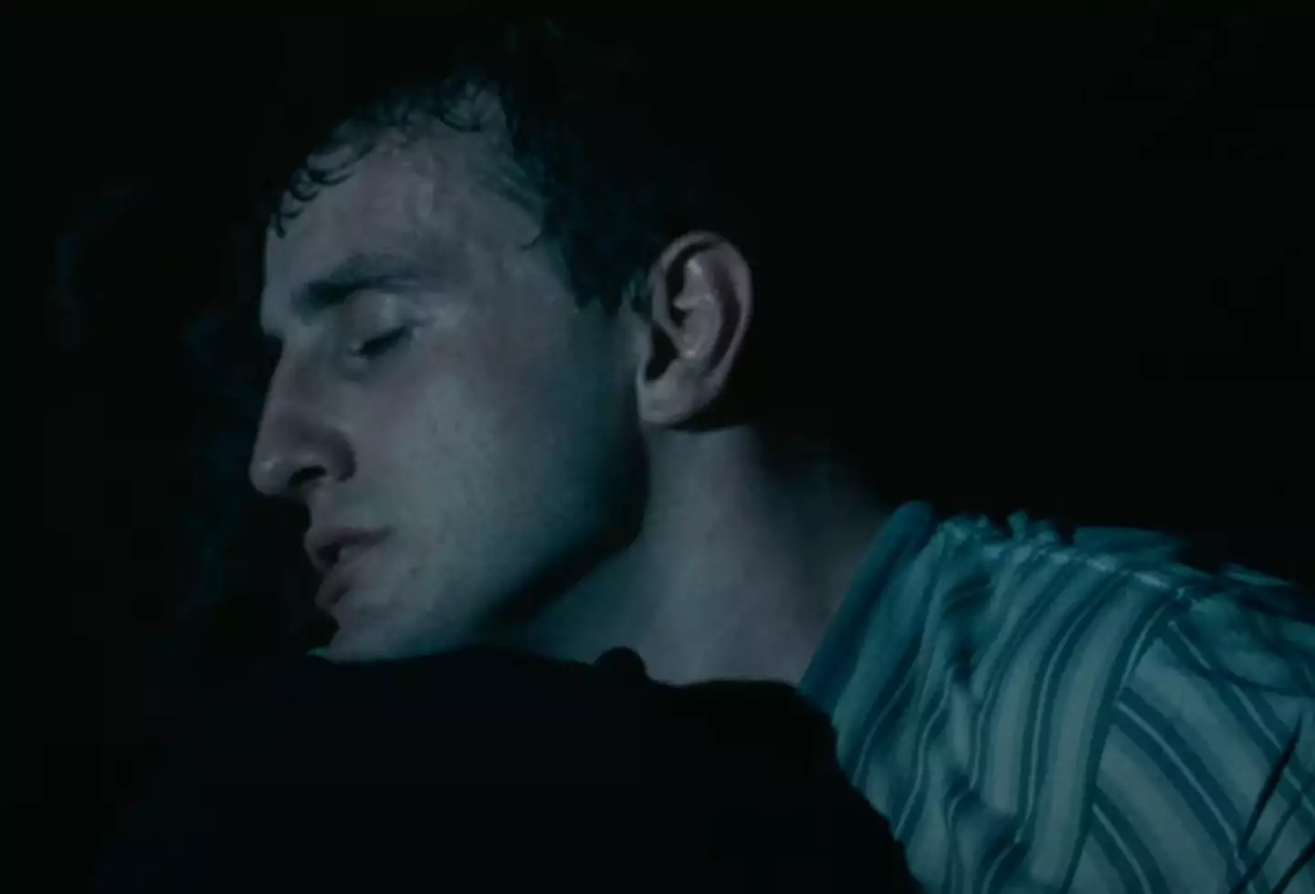 The scene from Aftersun is very similar to the John Lewis advert (A24)