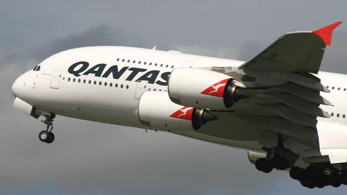 What Are Qantas' Rules For Mask-Wearing During A Flight?