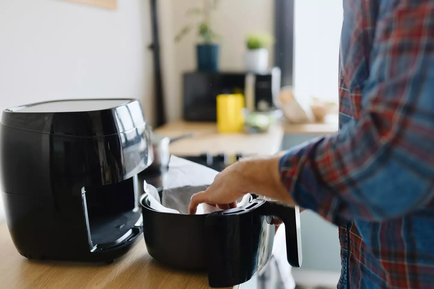 Which? warns that brands marking an air fryer's capacity in litres is misleading as not all internal space is usable (Getty Stock Images)