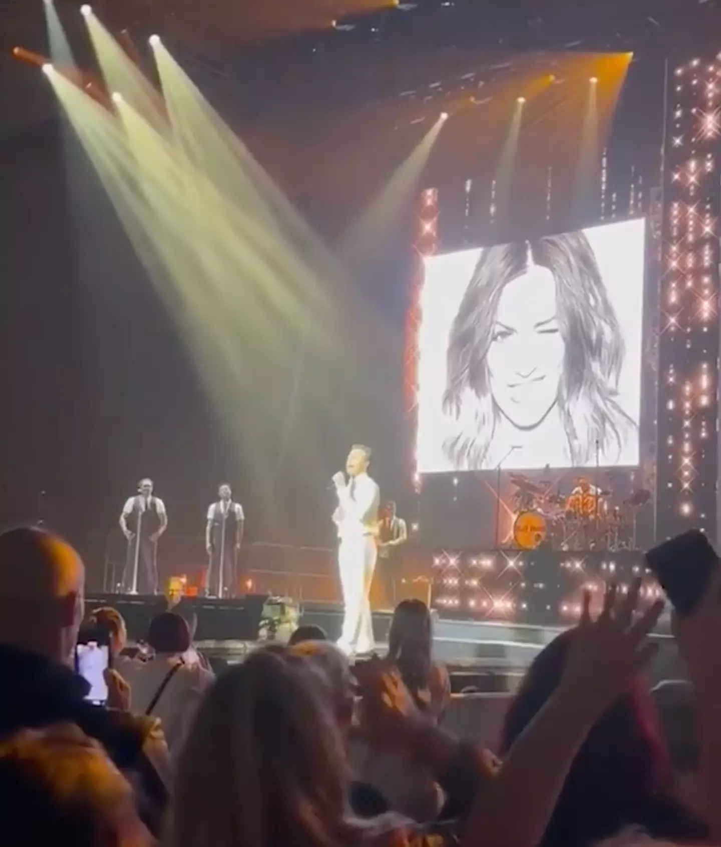 The singer dedicated a song to his late friend during his concert over the weekend.