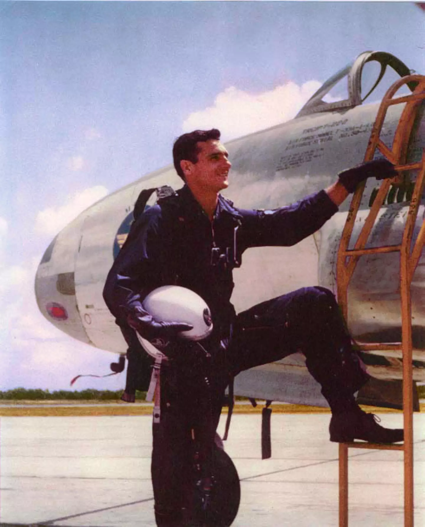 Piloto desapareceu no meio do voo sem deixar vestígios enquanto tentava pegar um OVNI 3 Felix Moncla em 1953 (Gordheath / Wikimedia Commons CC BY-SA 3.0)