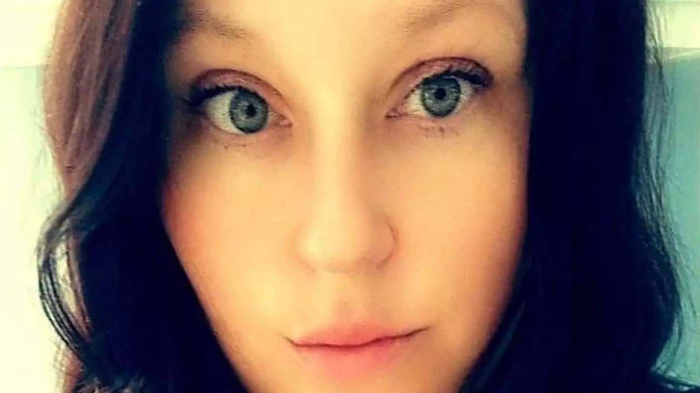 Mum left hours away from 'losing her life' has foot amputated after spotting an ingrown nail