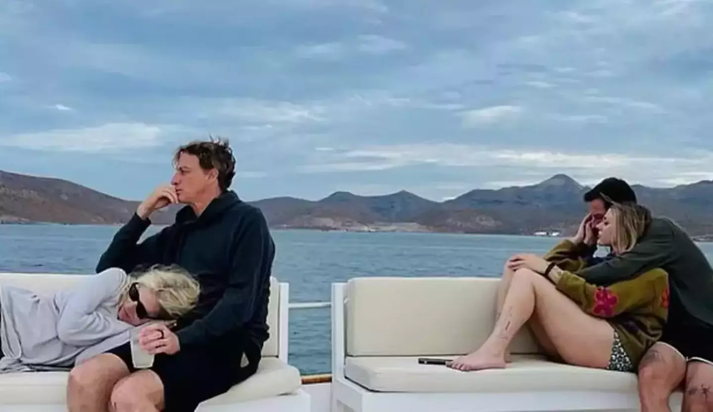 What a cool pairing (Instagram/@thespacewitch)