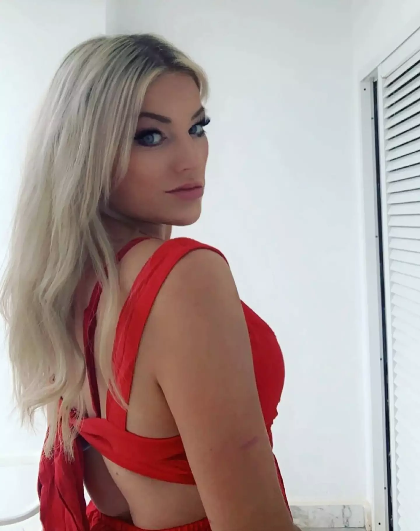 Elise Christie, 33, launched an OnlyFans page after her lack of success at the Winter Olympics (Instagram/@elisechristielikescake)