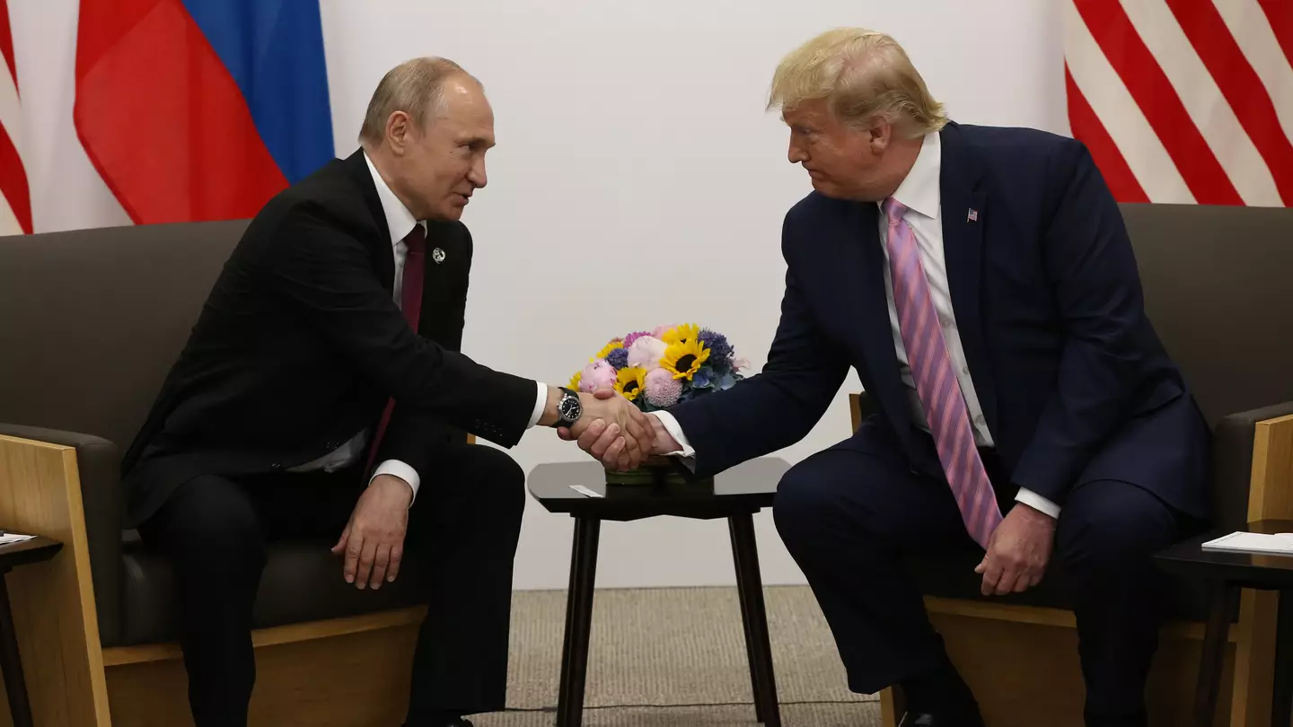 ‘Mystery’ portrait Vladimir Putin gifted to Donald Trump finally revealed
