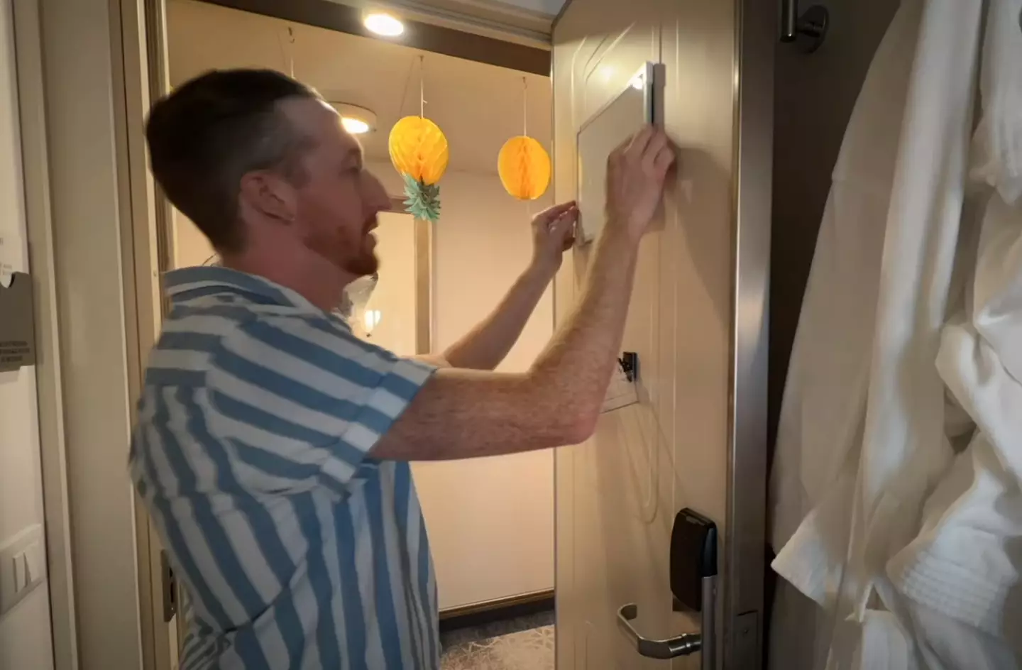 Jase getting the door ready (YouTube / 4OURPLAYofficial)