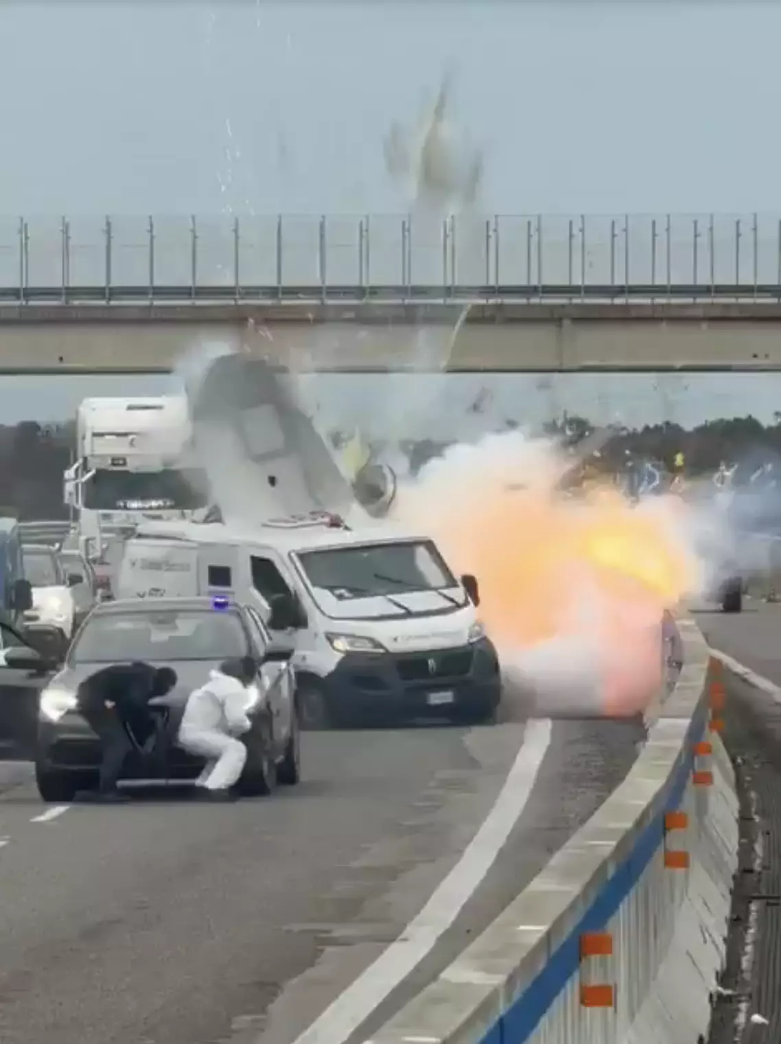 The moment the bomb was set off (X/@crudelli4519883)