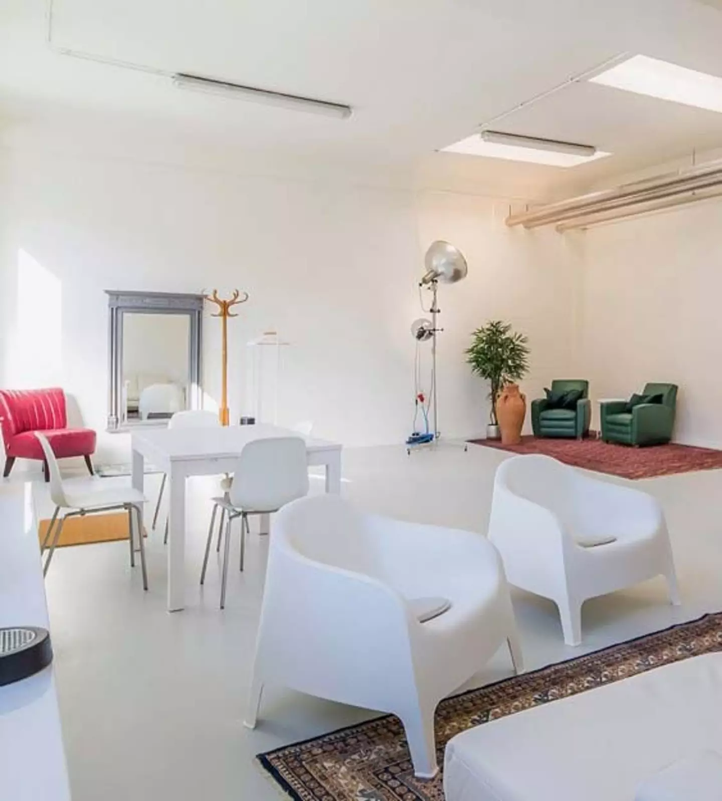 It is believed that the couple went to a clinic in Switzerland, and left an email which was sent after they died (Pegasos Swiss Association)