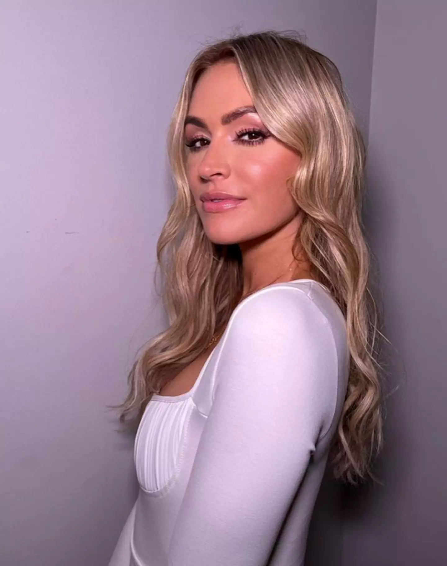 Woods has hit out at trolls who comment about her feet. (Instagram/@laurawoodsy)