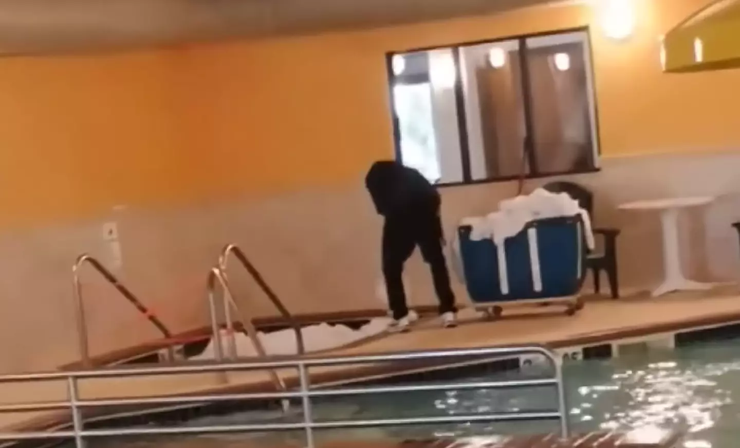 The hotel says this was done to get stains out of the linen (CBS/YouTube)