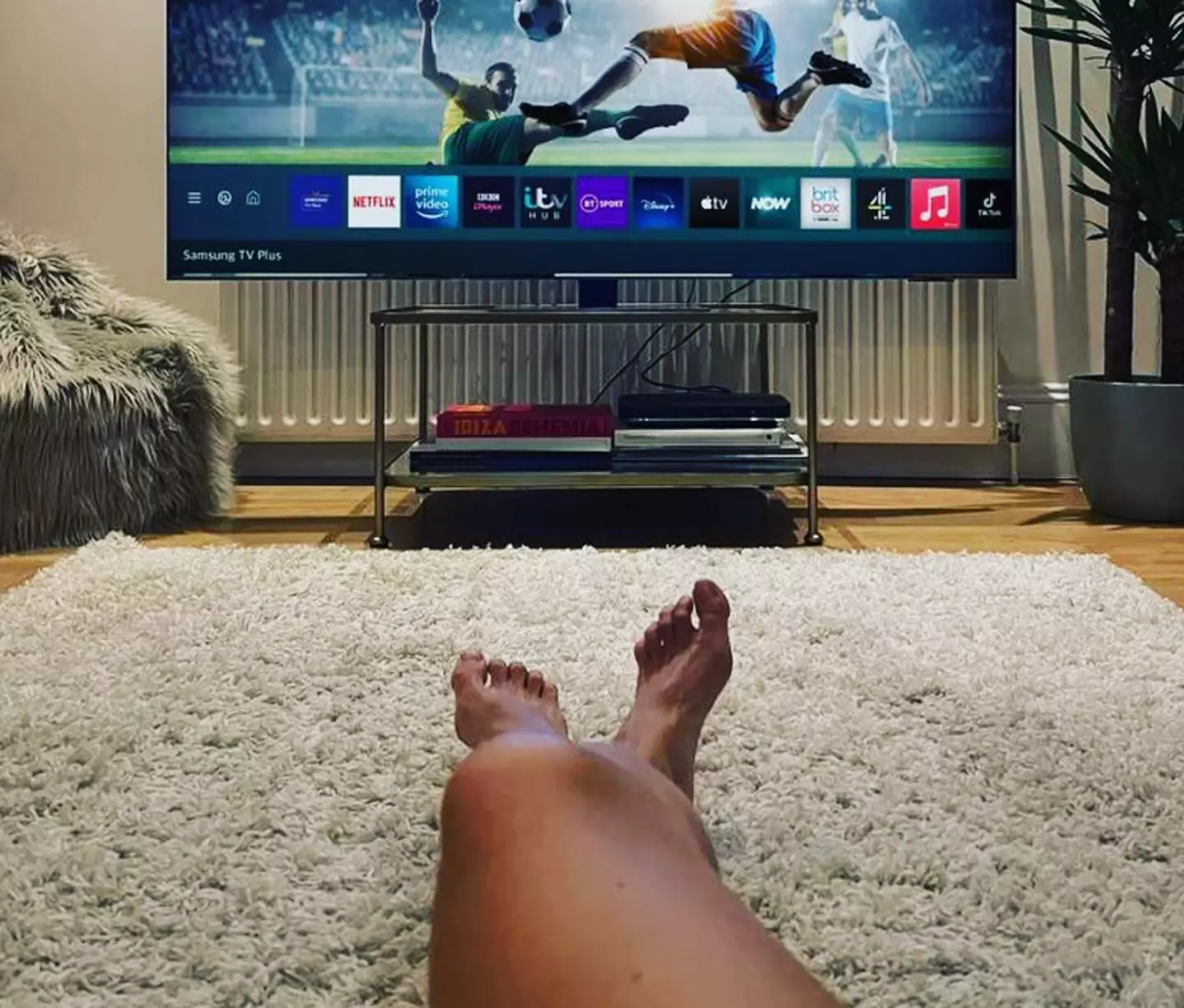 Heaven forbid a woman should flash a bit of toe.