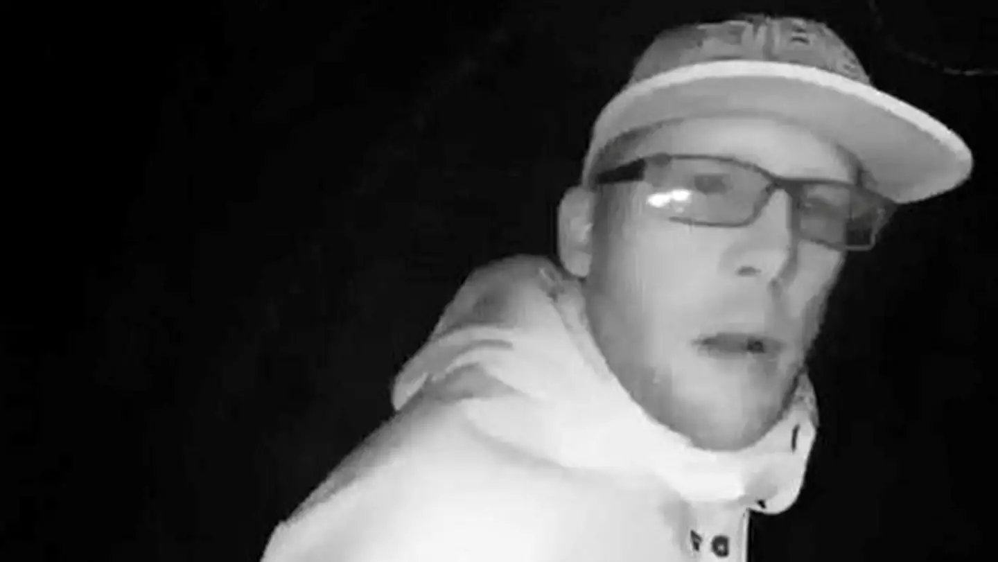 Police Hunting Man Who Rings Doorbell At The Same Time Every Week