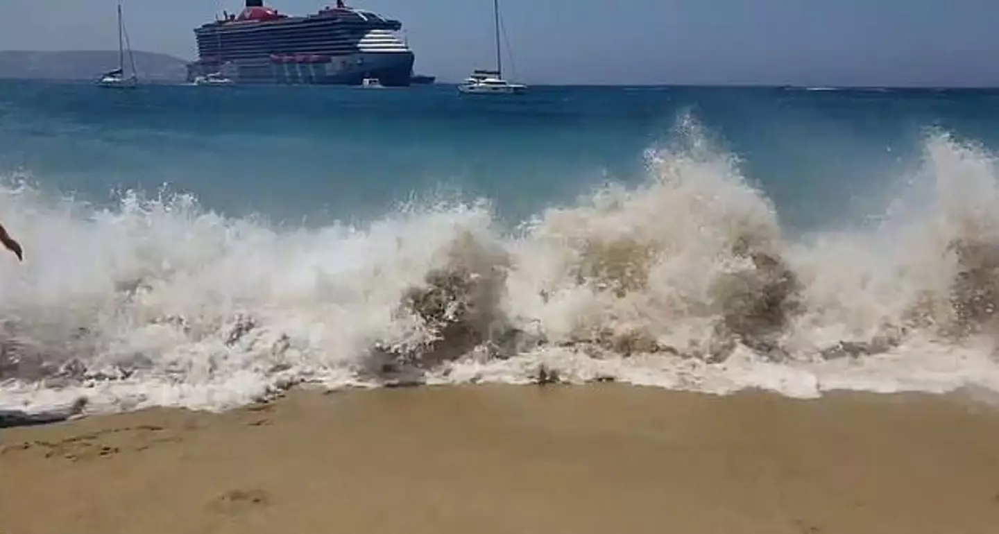 Two people have reportedly been left injured by the force of the wave. (Facebook/Takis Papadakos)