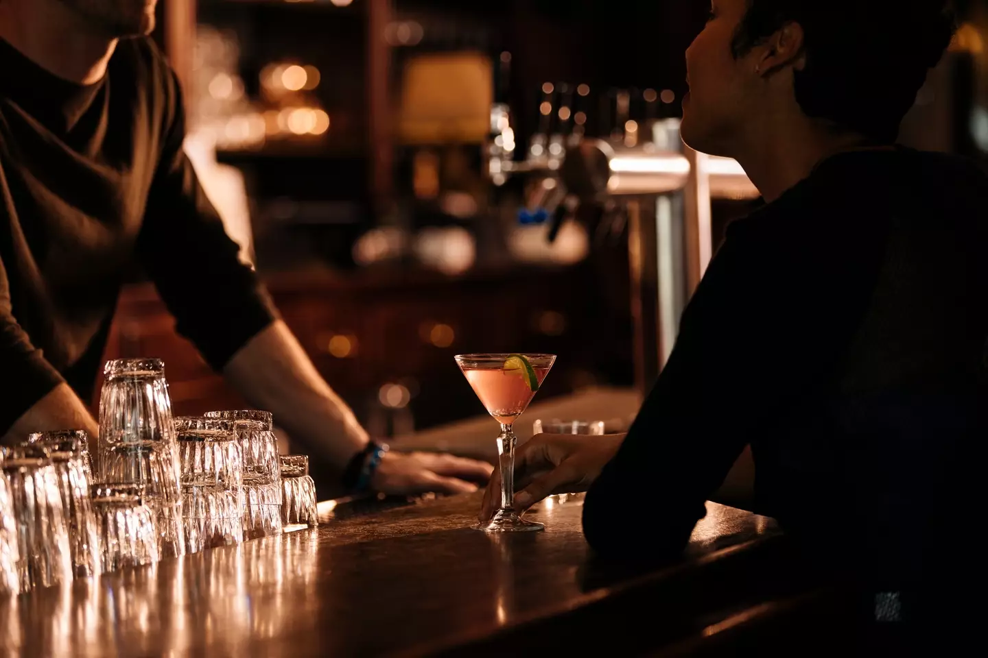 It may be best to leave it up to the bartender to make the move. (Getty Stock Photo)