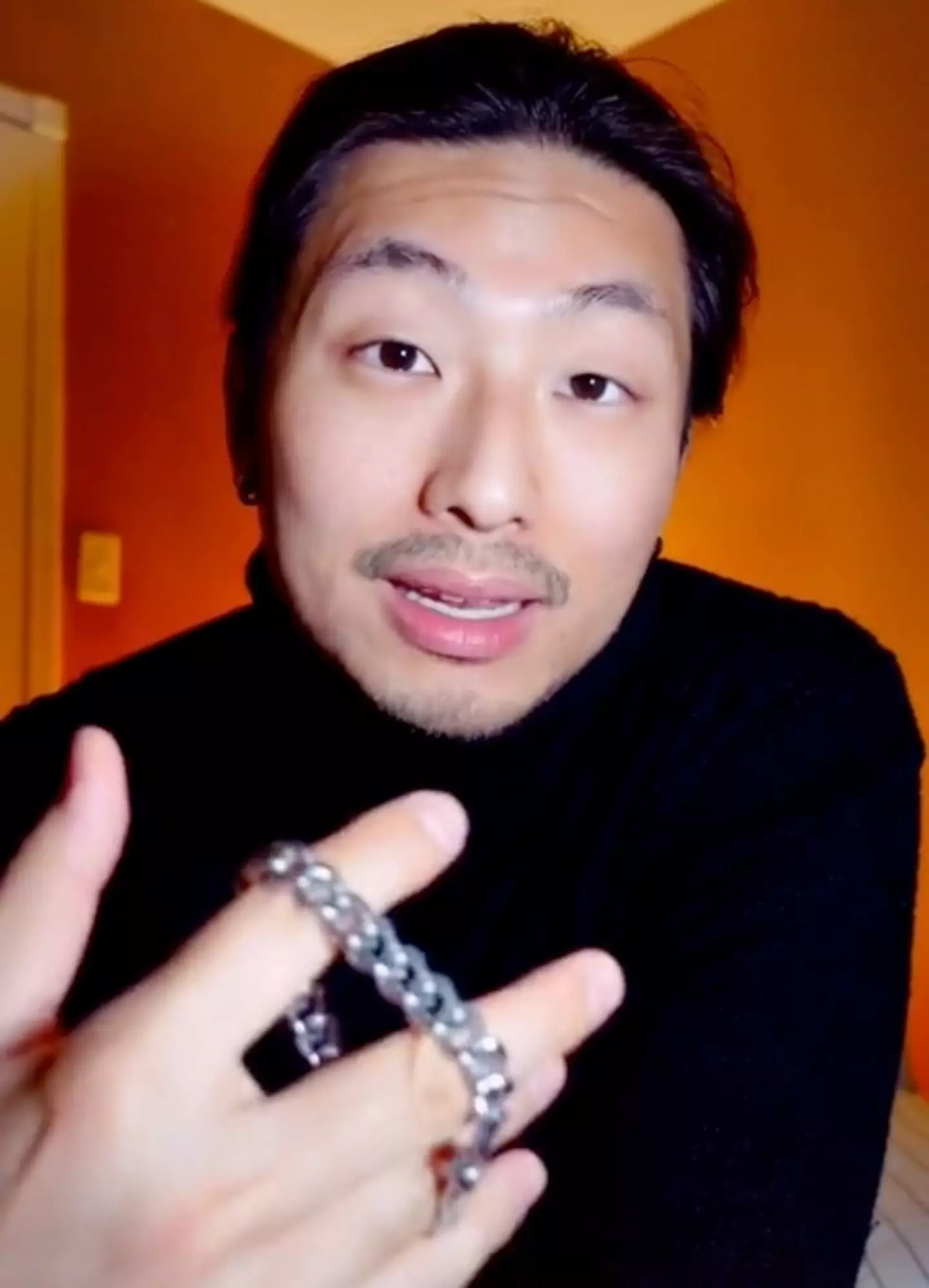 Lee says paying on a first date is beneficial for men.