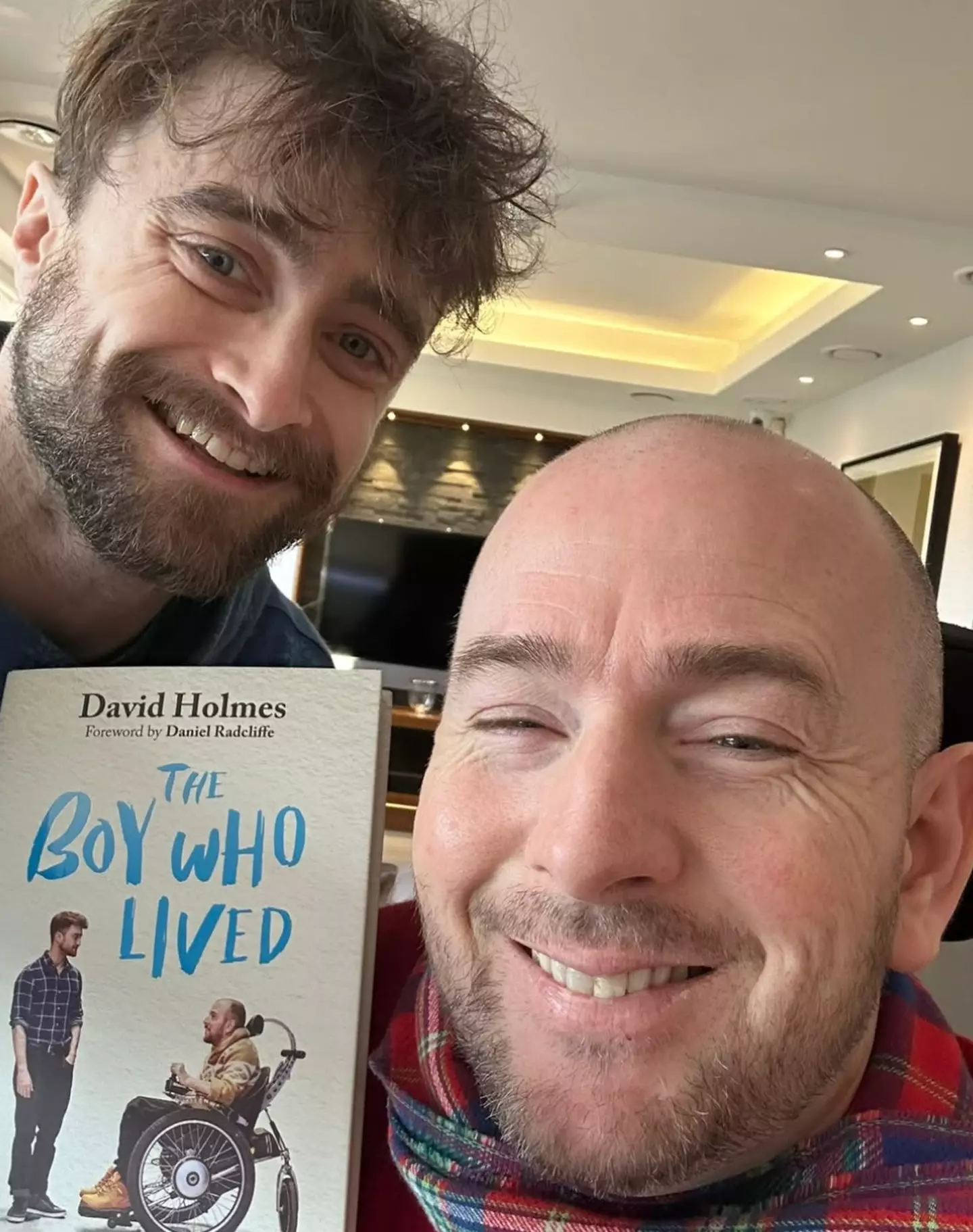Holmes also wrote a book (Instagram/@davidholmes83)