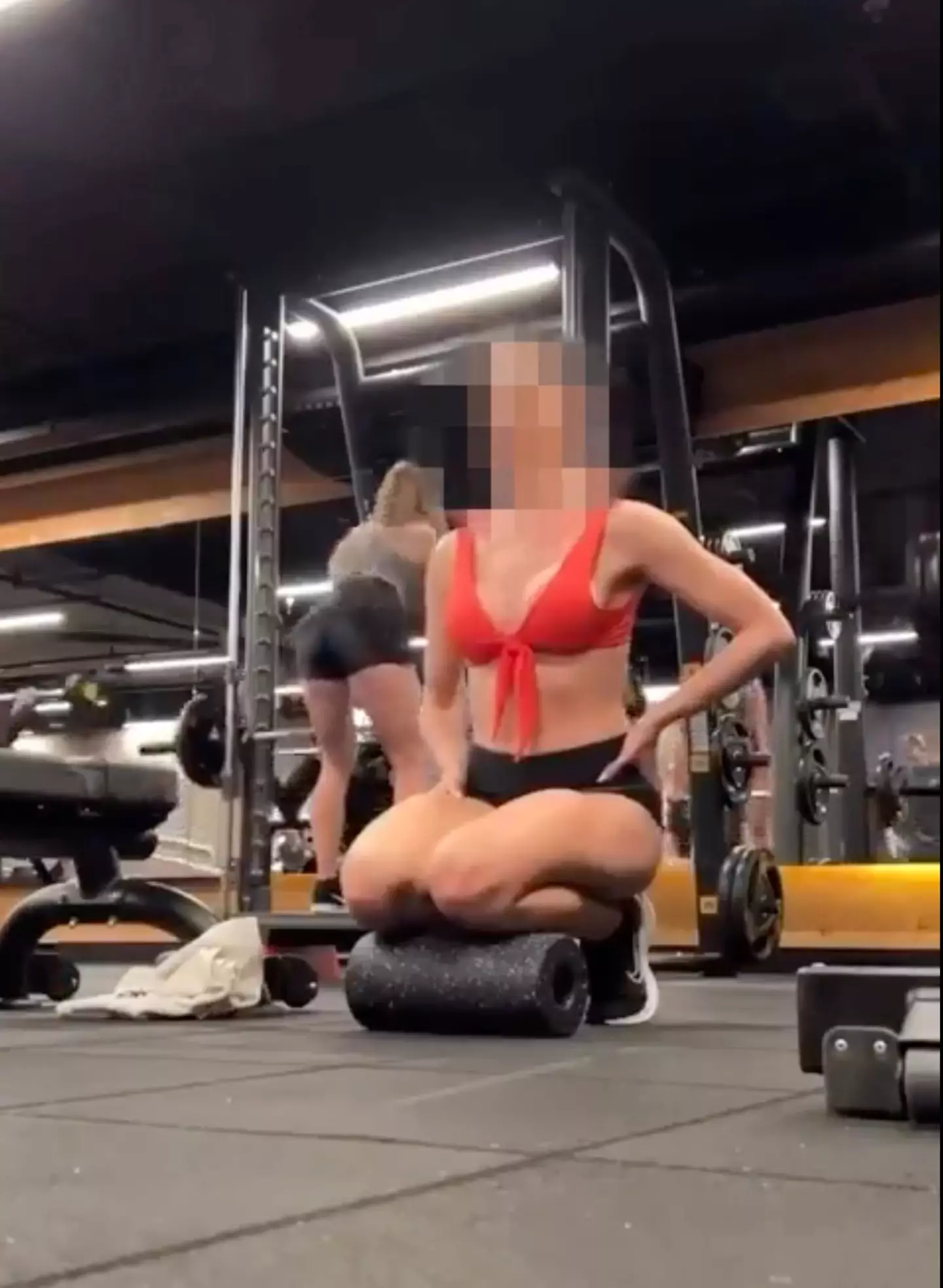 The streamer shared a video sarcastically commenting on another woman's gym outfit to try and bolster her defence.