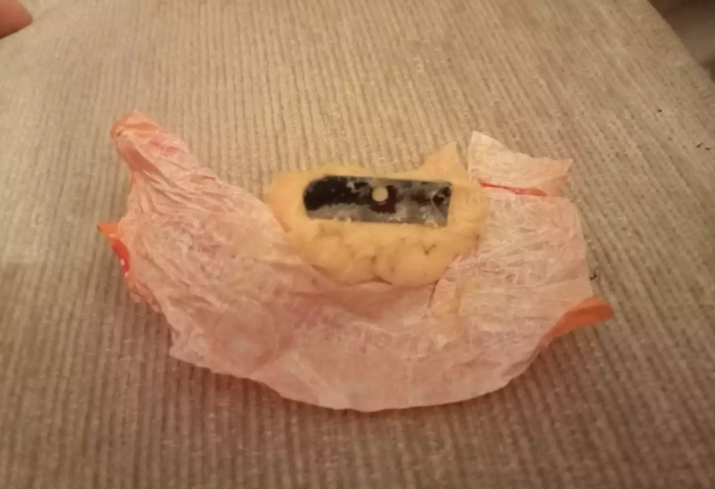 Lindsey found a blade in one of her son's sweets.