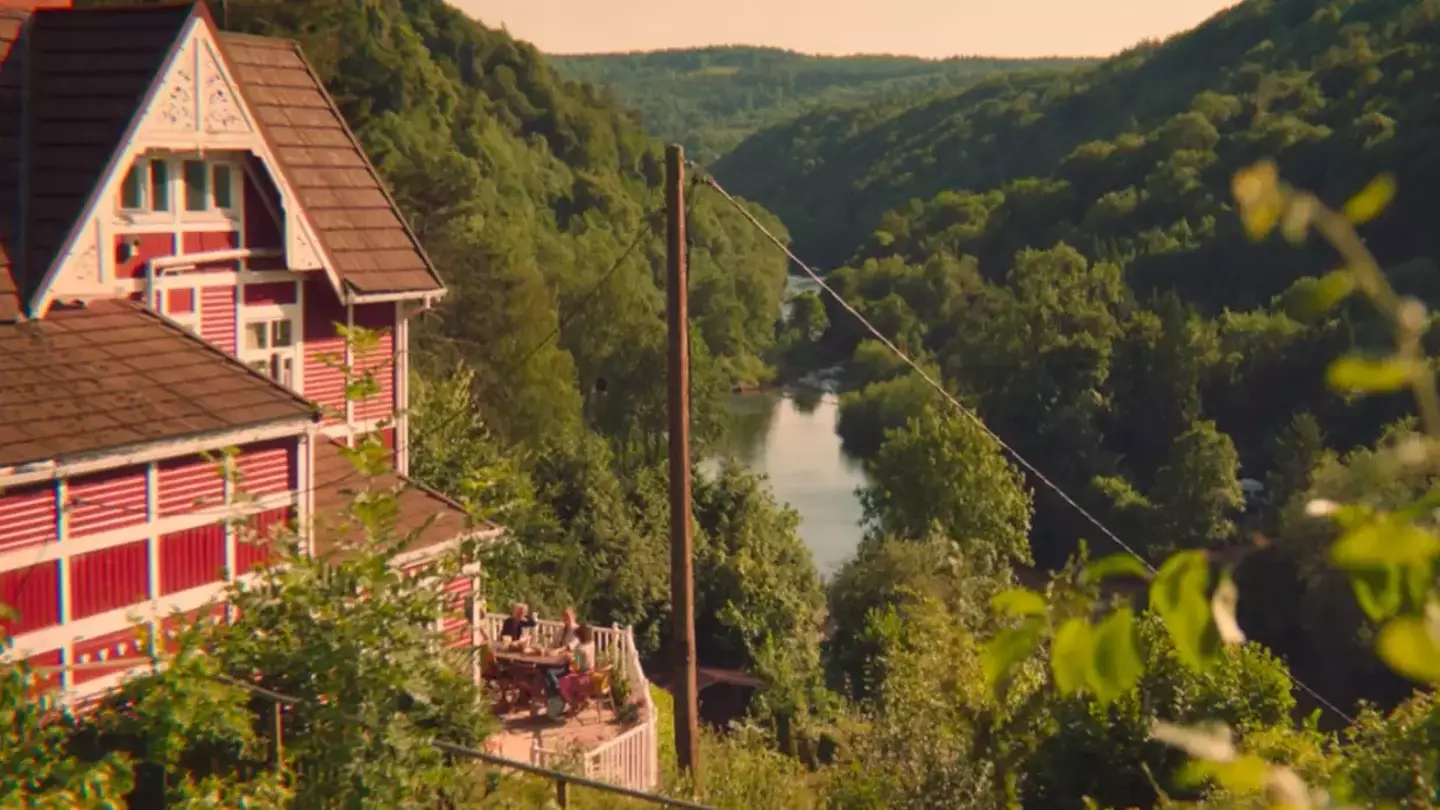 Just imagine having your breakfast here.