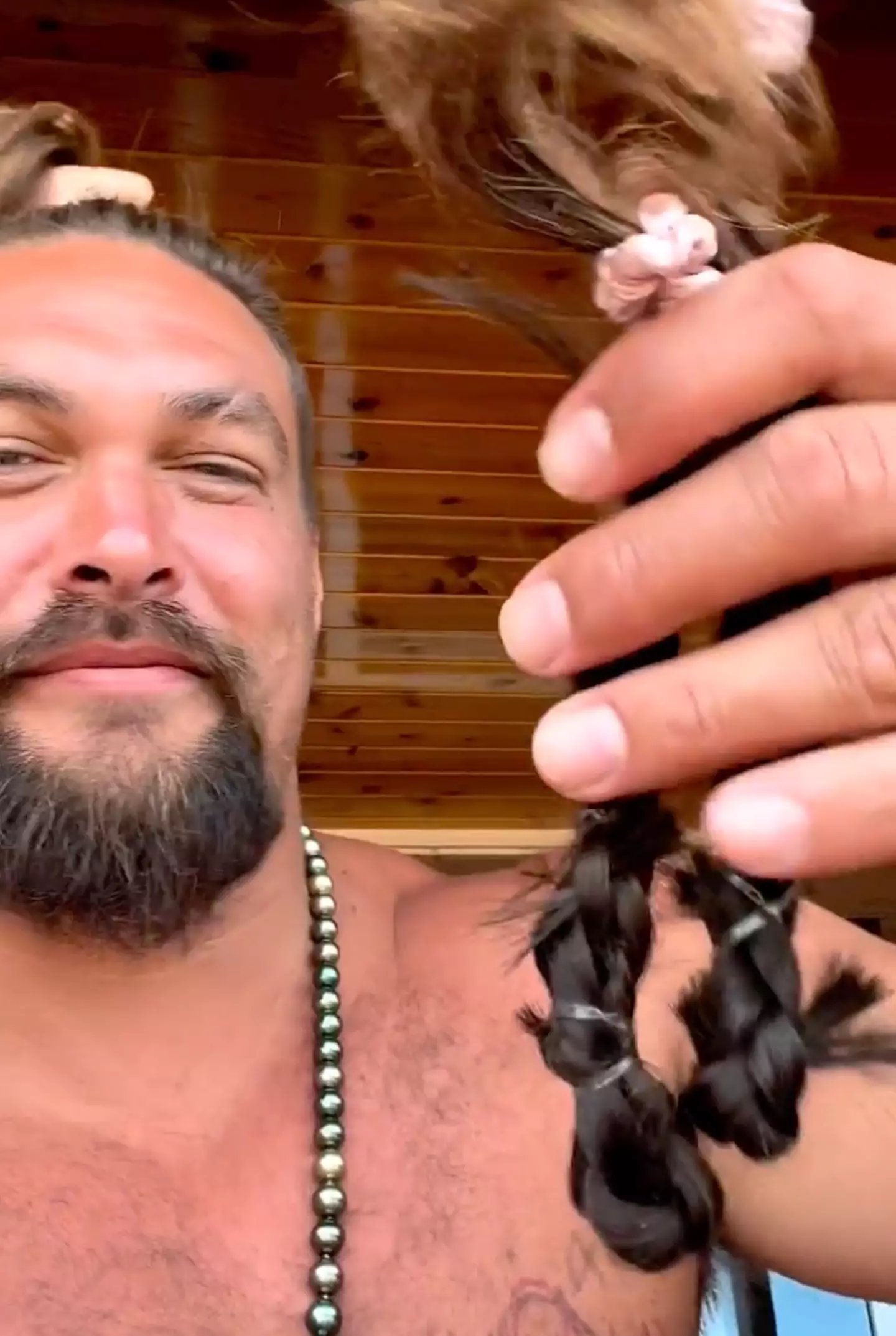 Jason Momoa has cut off his hair.