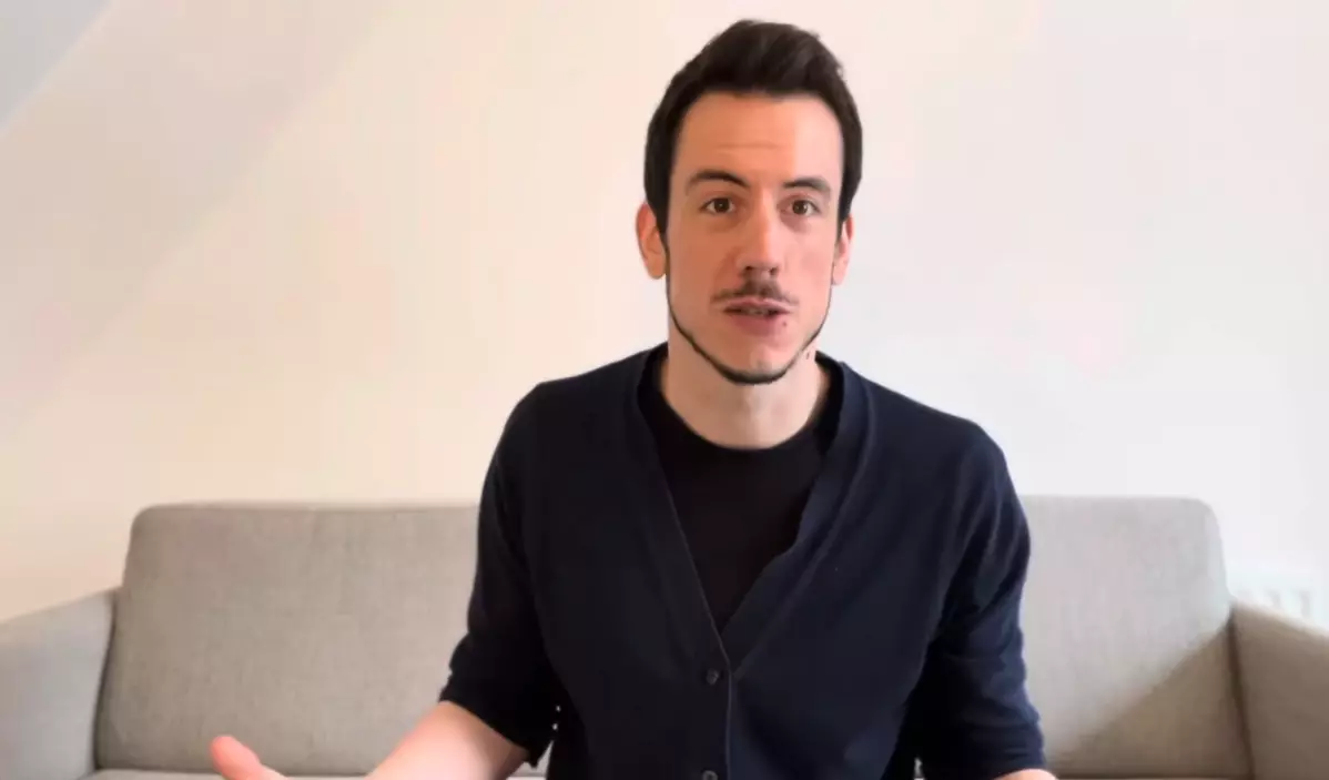 Mark identifies as graysexual (YouTube/notdefining)