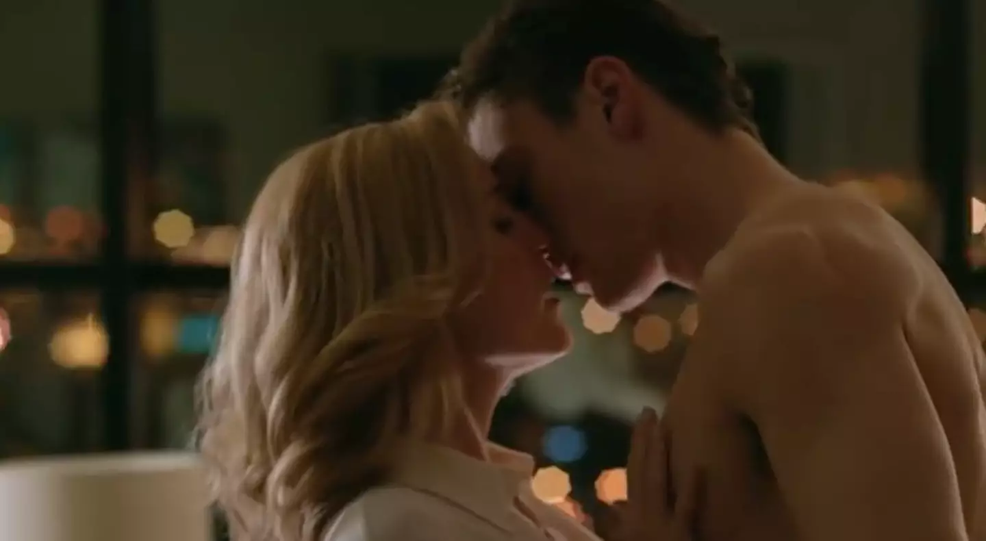 Viewers are raving about another old crime series to help you get past the January blues and it's being hailed a 'work of art'.