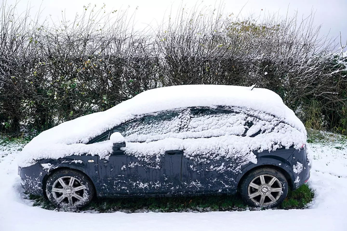 Snow and ice warnings are in place. (Ian Forsyth/Getty Images)