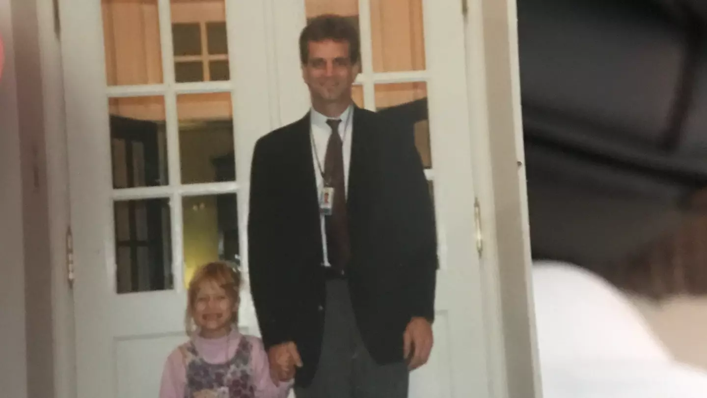 Daughter of former secret service agent shares all common daily acts he told her never to do to keep safe