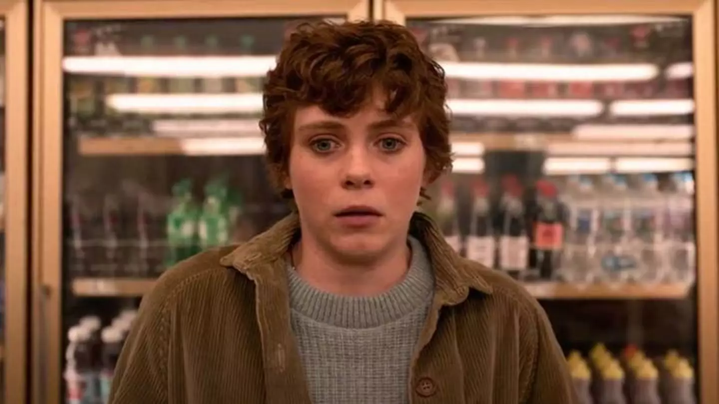 The black comedy is centred on 17-year-old Sydney Novak (played by Sophia Lillis).