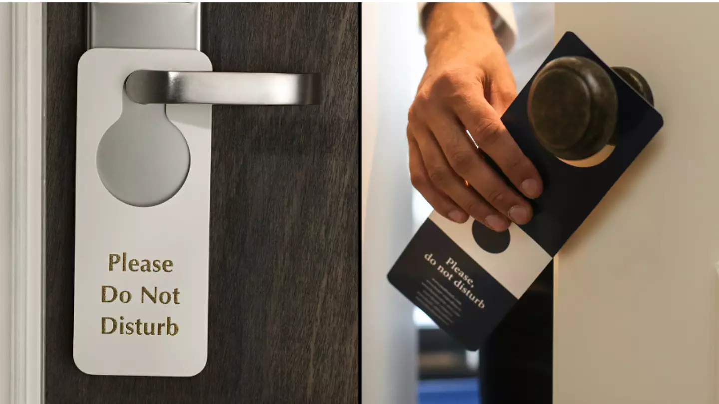Tourist issues warning to people who leave ‘Do Not Disturb’ signs on hotel door