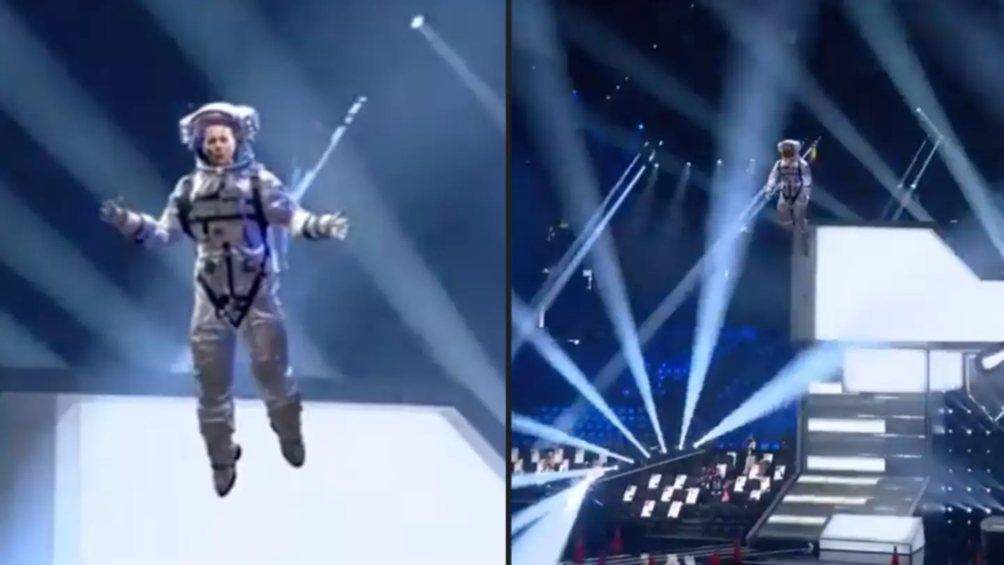 Johnny Depp makes surprise appearance at the 2022 MTV VMAs as the Moonman