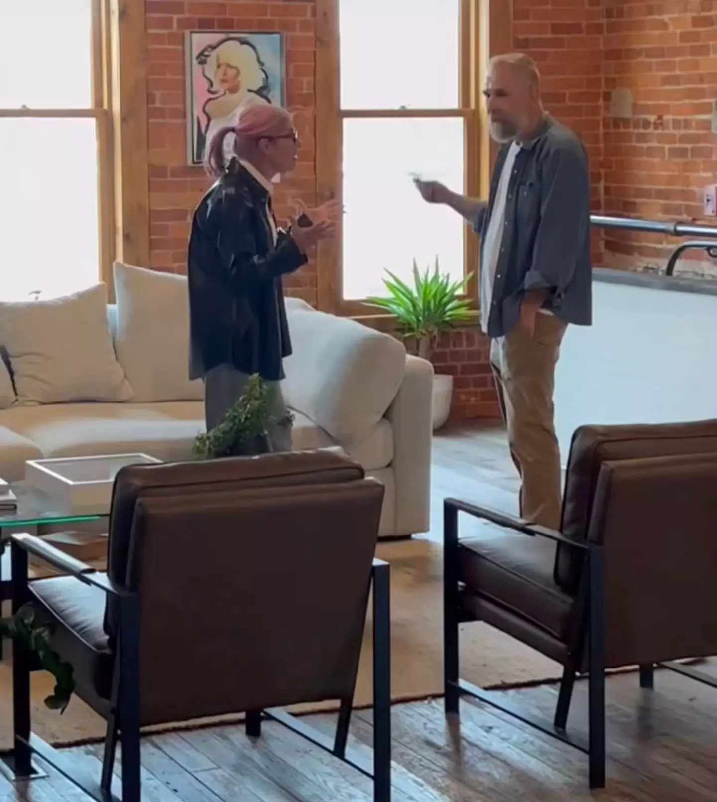 Sarah arguing with Donny about his new face tattoo.