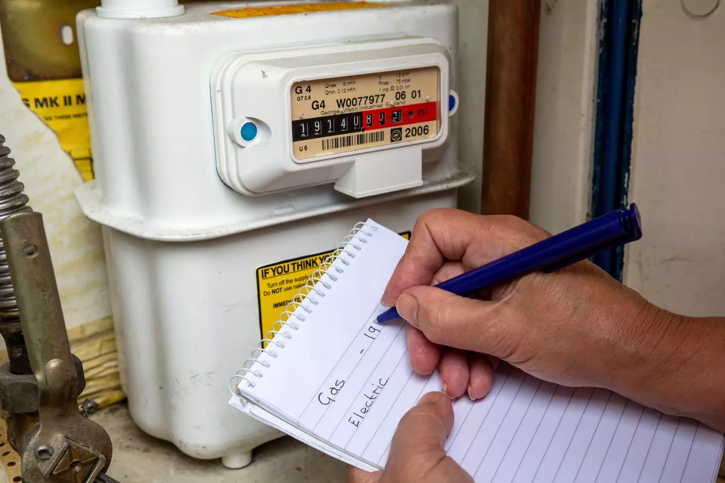 Households are being urged to make note of the meter reading deadline.