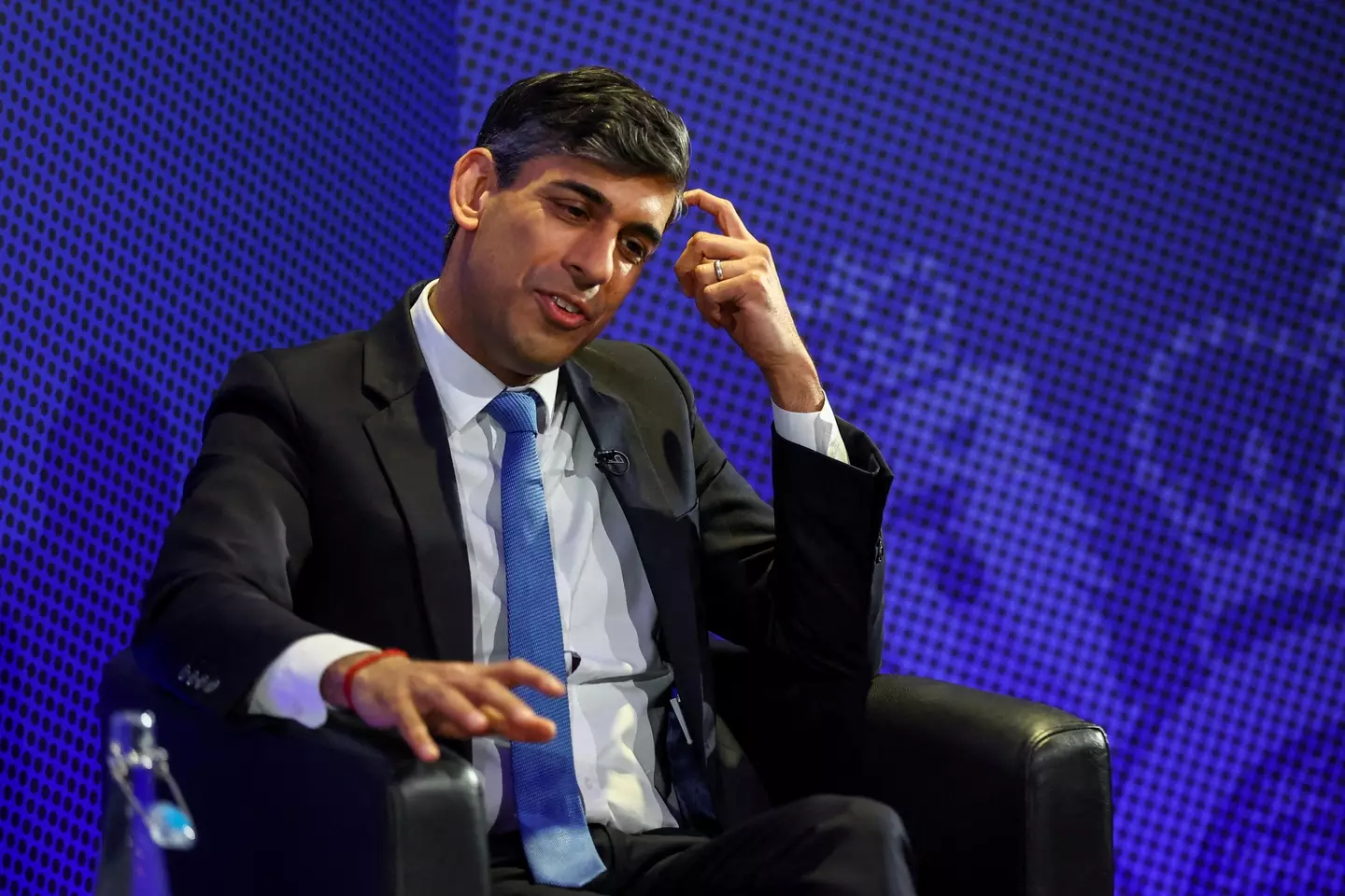 Rishi Sunak wants to ban smoking for people born after 2009.