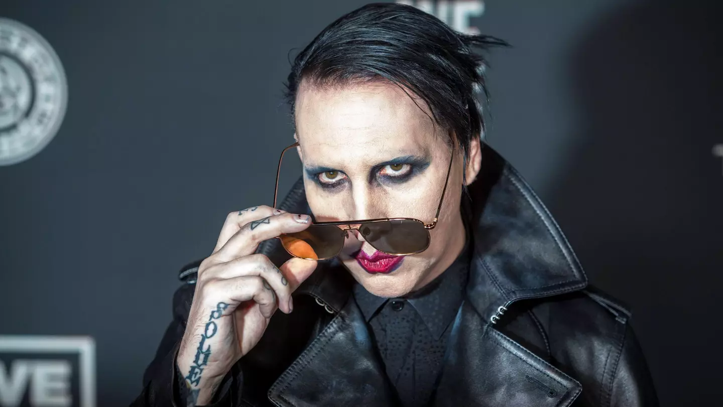 Marilyn Manson once addressed the playground rumour about him getting his rib removed
