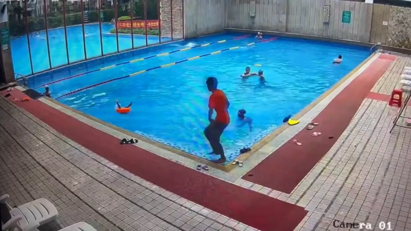 Shockingly, it's a couple of seconds before the lifeguard gets to the little girl.