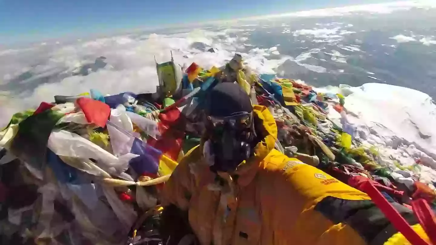 Flat Earther has unexpected comeback after people claimed selfie taken from top of Mount Everest proved Earth is round