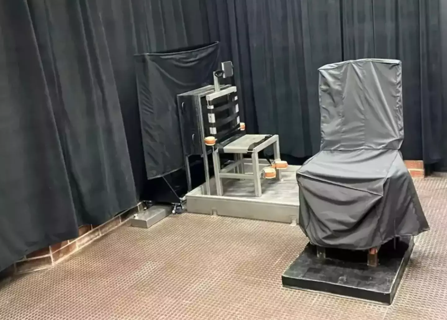 Death row inmates are restrained to a chair and have a hood placed over their head for the execution (South Carolina Department of Corrections)
