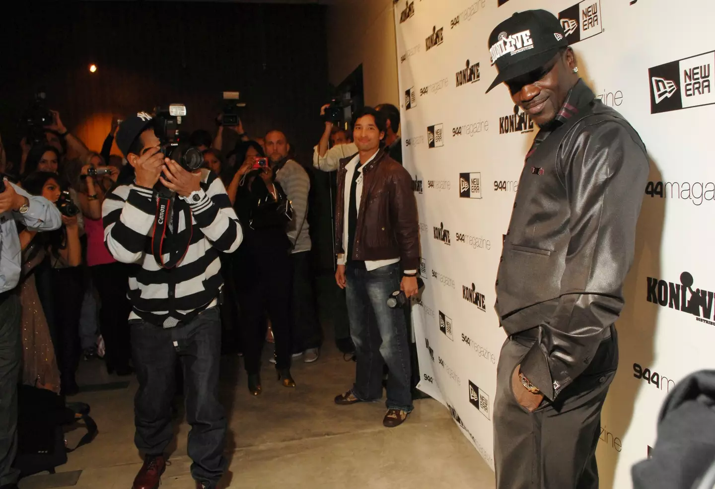 Akon admitted that Abou Thiam would often wear a hat when he posed as him.
