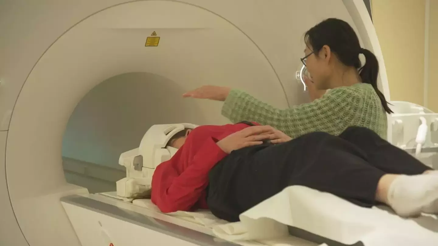 MRI scans revealed how teenage brains respond differently to smartphone and social media use in comparison to adults (ITV)